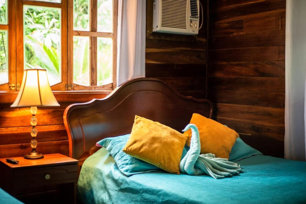 Hotel Tierra Verde Bed And Breakfast Bocas Town Kültér fotó